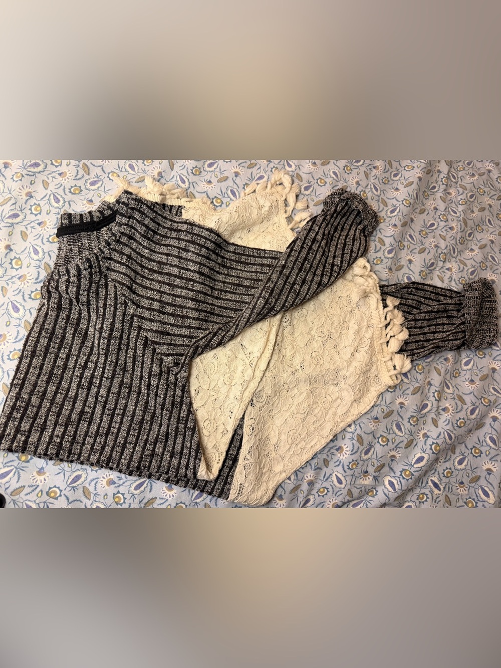 Umgee swingy gray and cream top shirt sweater. Excellent condition size S